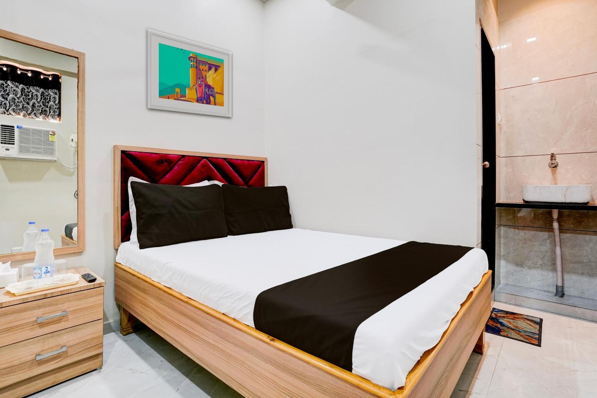 O Divine Fine Dine And Boarding Hotel 4*