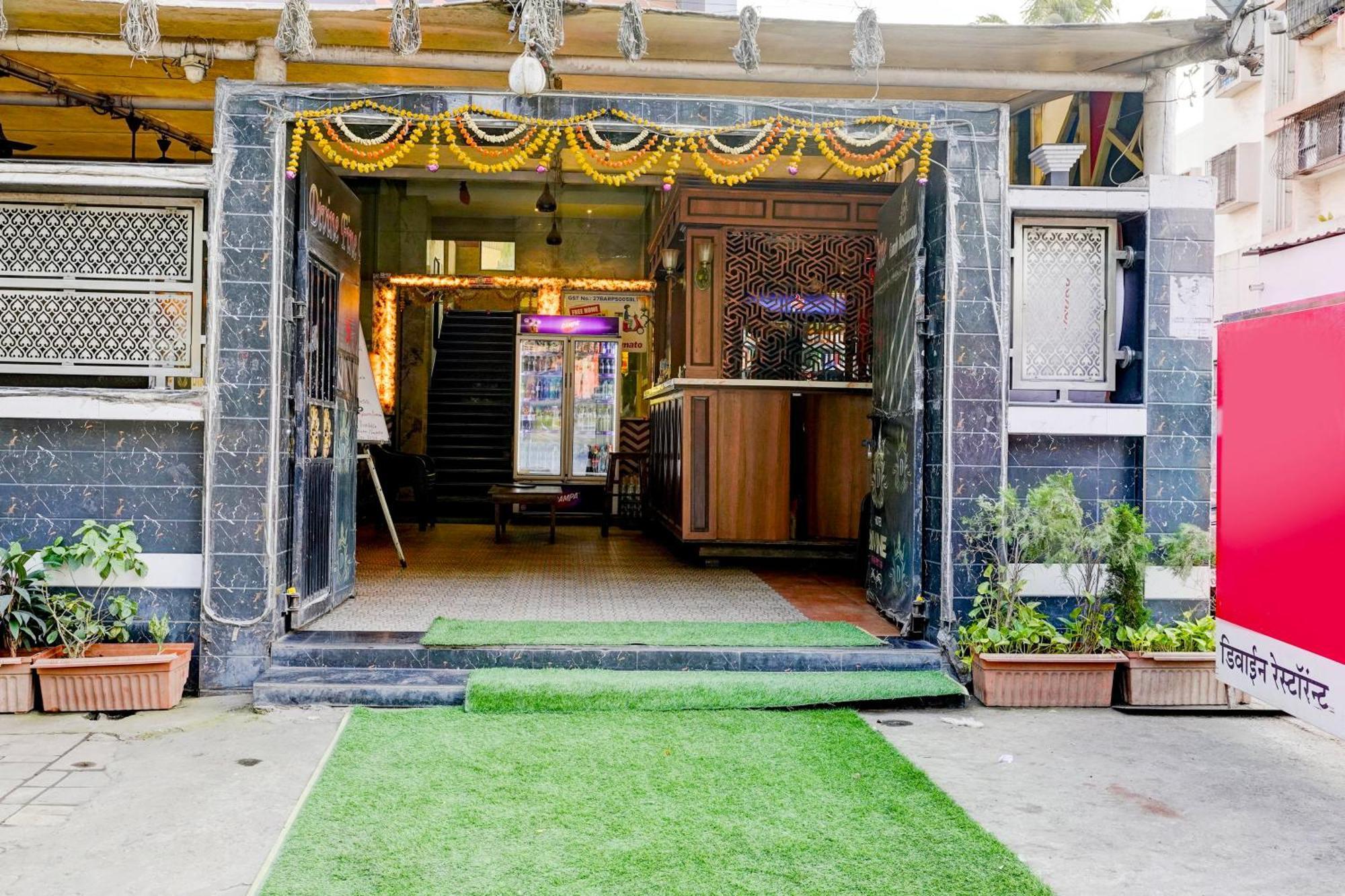 O Divine Fine Dine And Boarding Hotel Kalyān