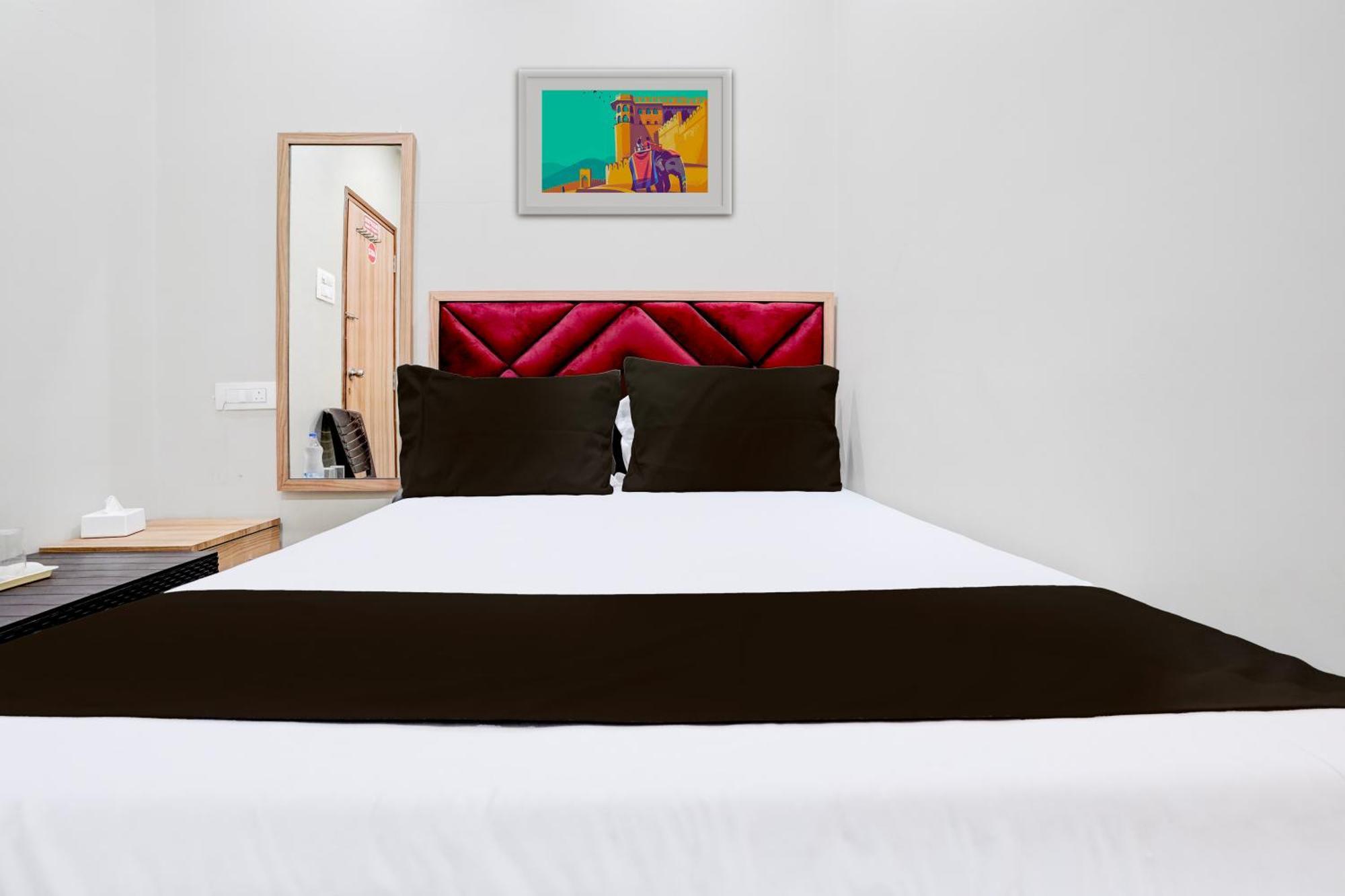 O Divine Fine Dine And Boarding Hotel